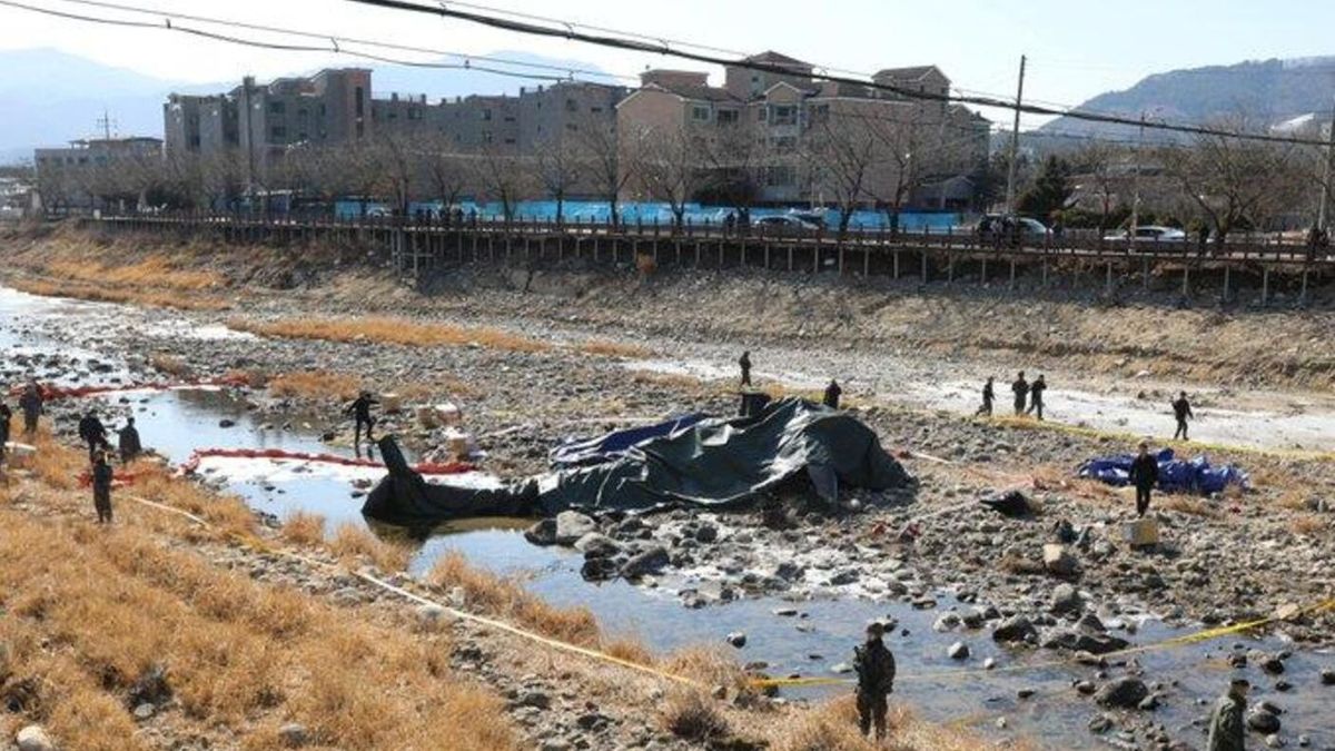 Место падения военного вертолета