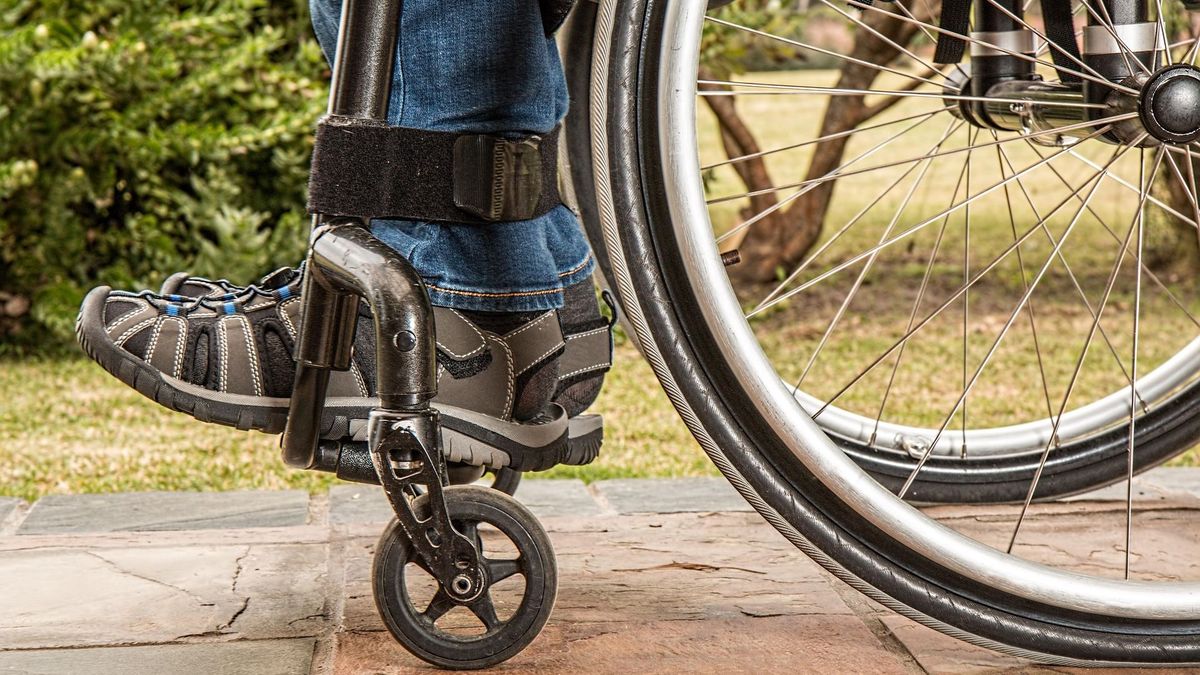 Инвалидная коляска