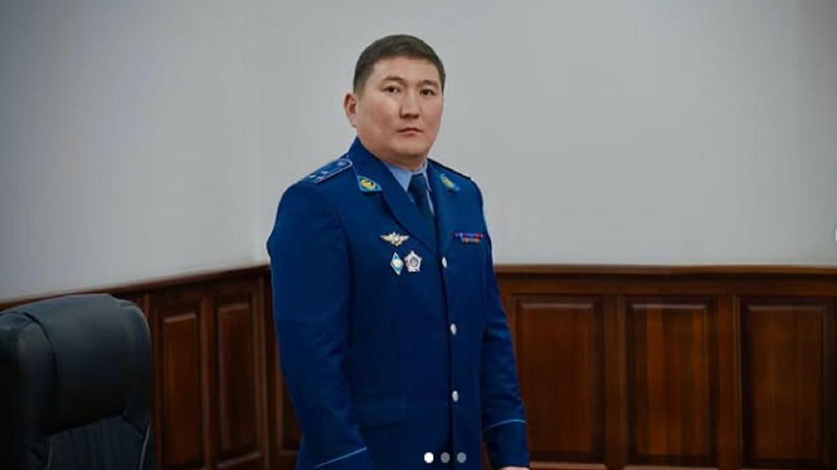 Мәулен Ахметов Мәулен Ахметов