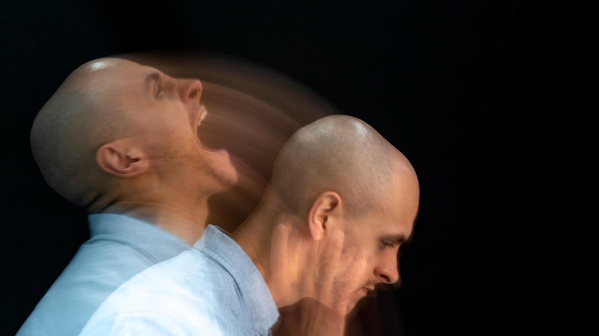 Мужчина страдает от психологического расстройства