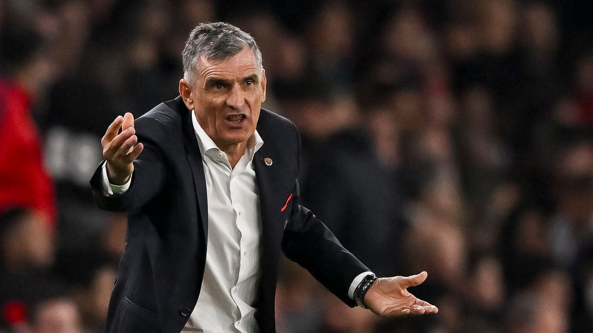 Испанский футбольный тренер Хосе Луис Мендилибар