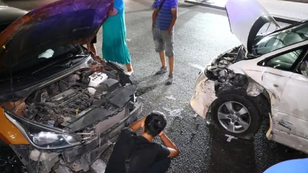 Автомобили попали в аварию