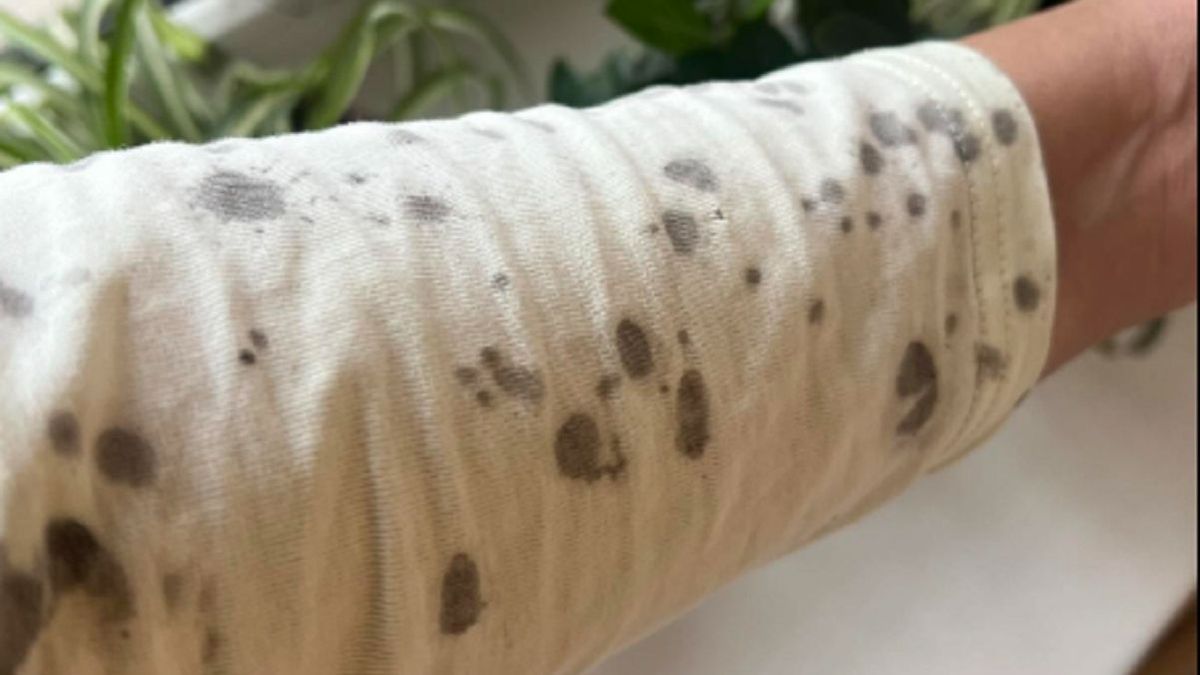 Грязный рукав одежды