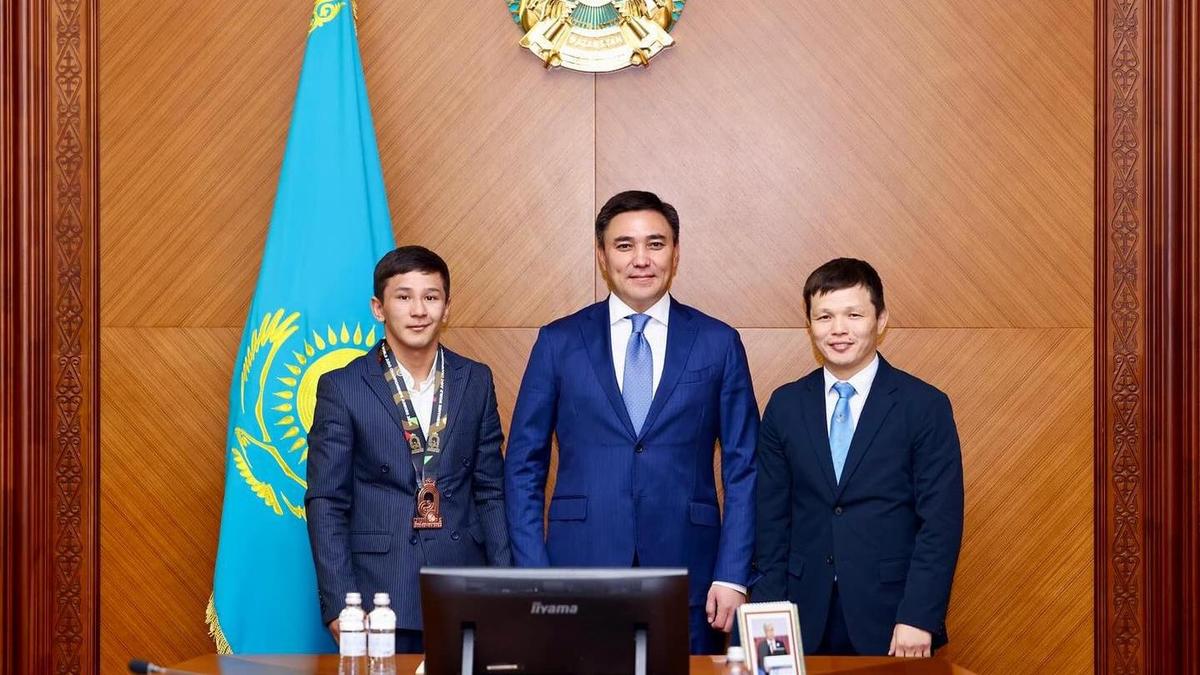 Шымкент әкімі дзюдодан әлем чемпионатының үш дүркін жүлдегерін марапаттады Шымкент әкімі дзюдодан әлем чемпионатының үш дүркін жүлдегерін марапаттады
