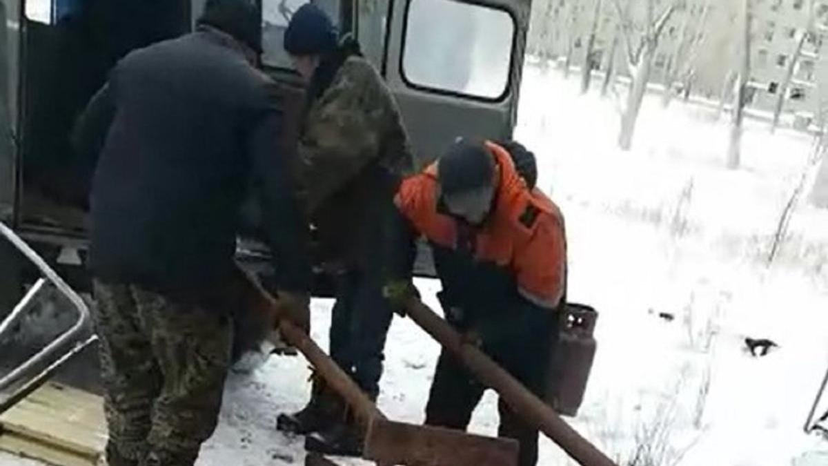 Металл вывозят из больницы в Акмолинской области