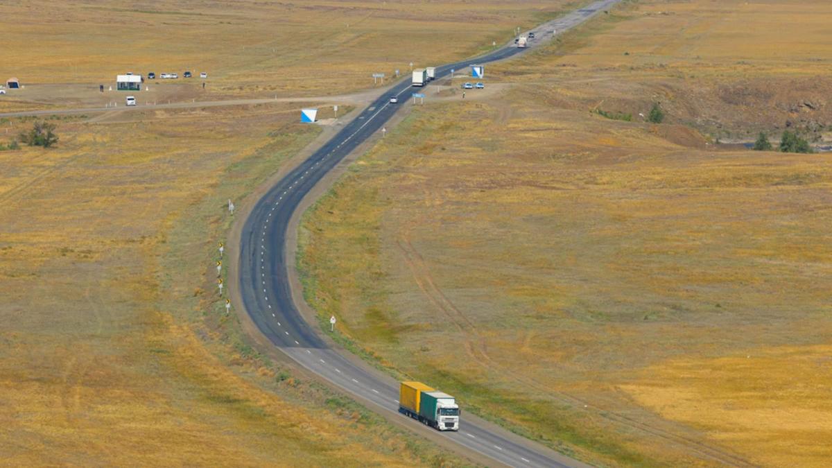 Автодорога в Актюбинской области