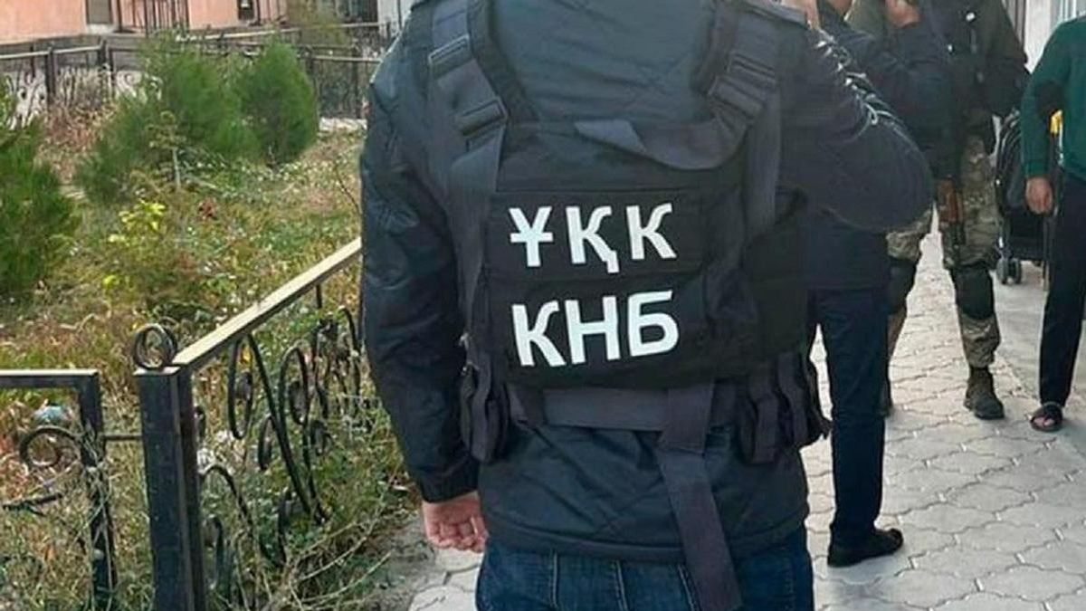 ҰҚК қызметкері