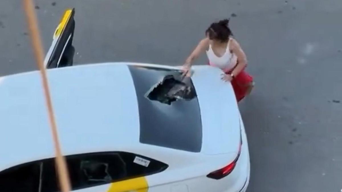 Девушка повредила авто в Шымкенте