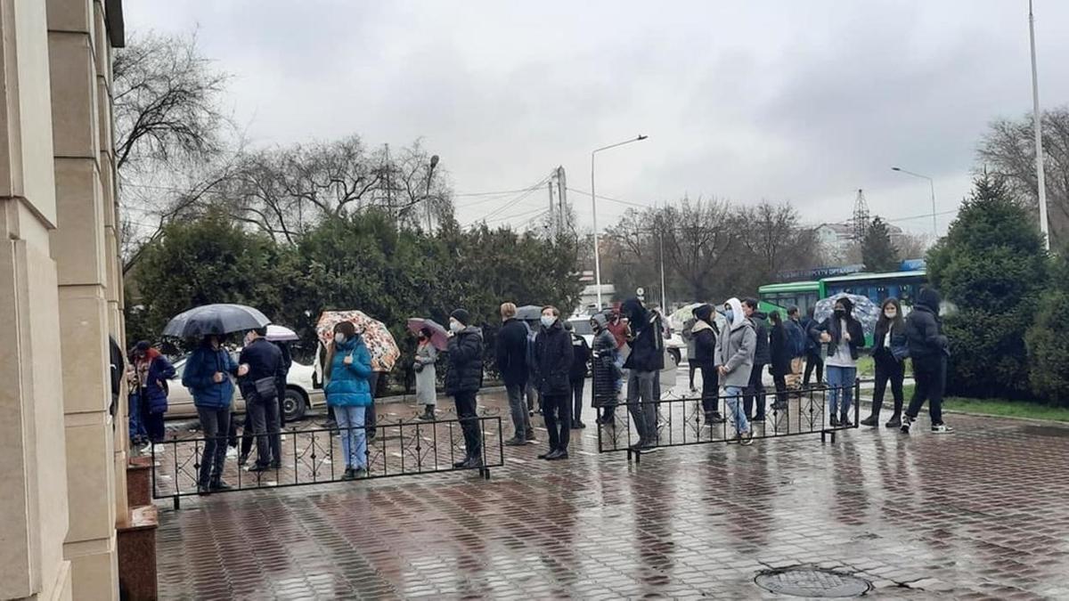 Алматы мектеп түлектері Алматы мектеп түлектері