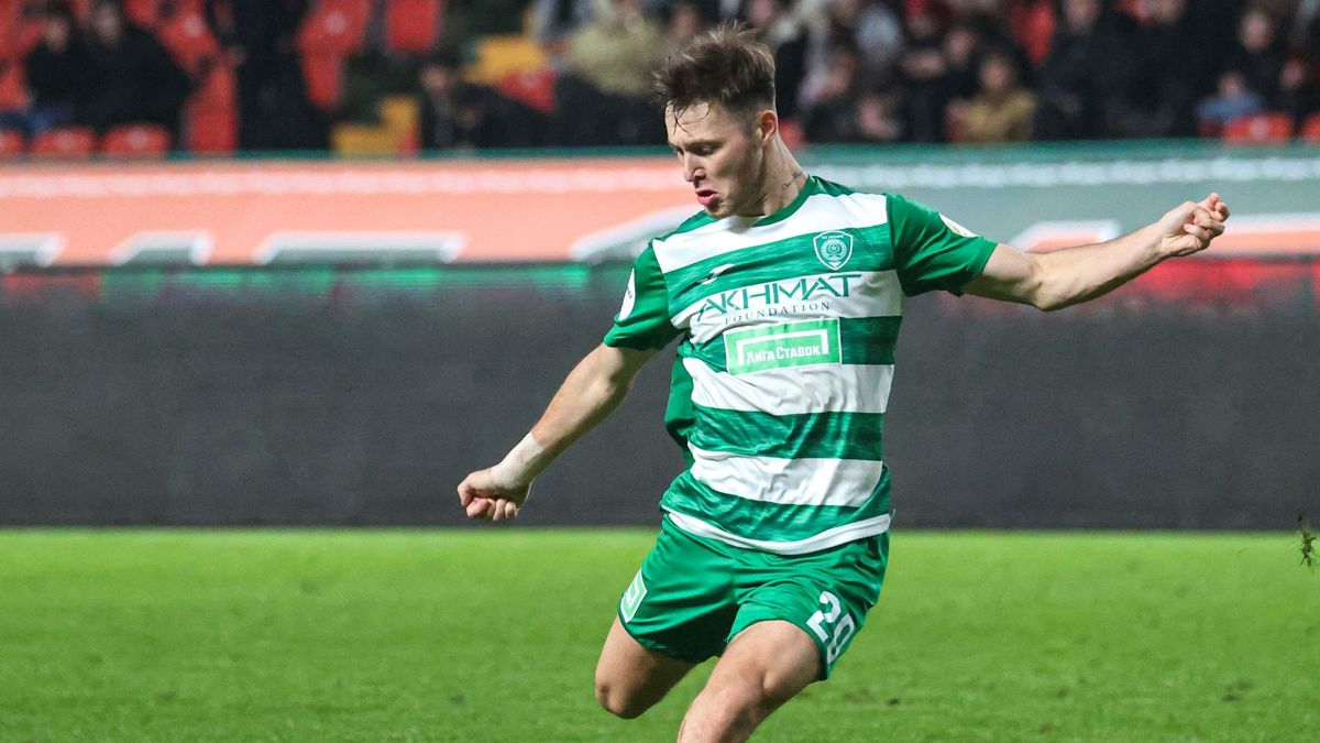 Казахстанский футболист Максим Самородов