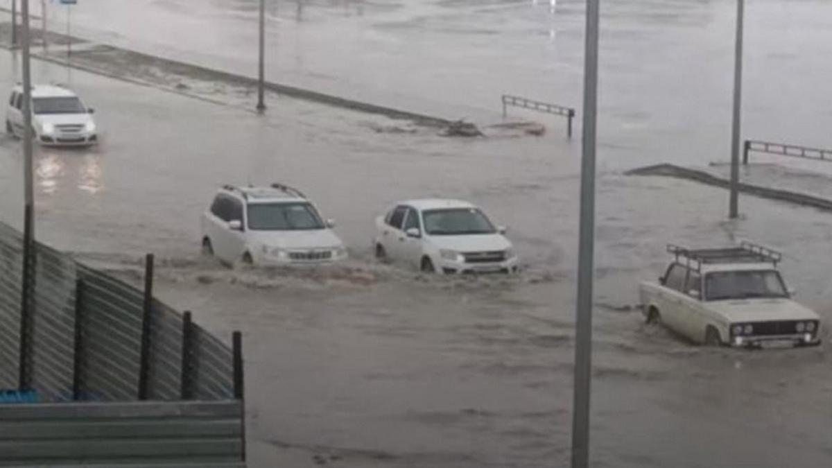 Затопленные дороги в Актау Затопленные дороги в Актау