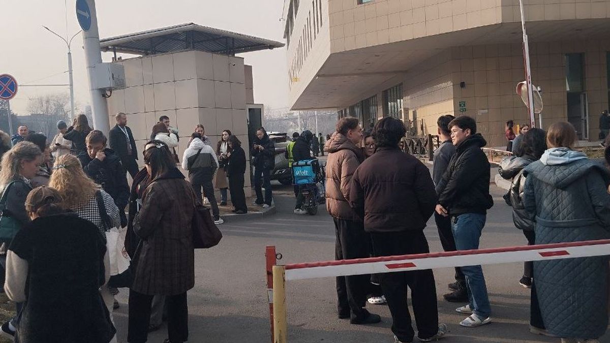 Эвакуация в Алматы после землетрясения