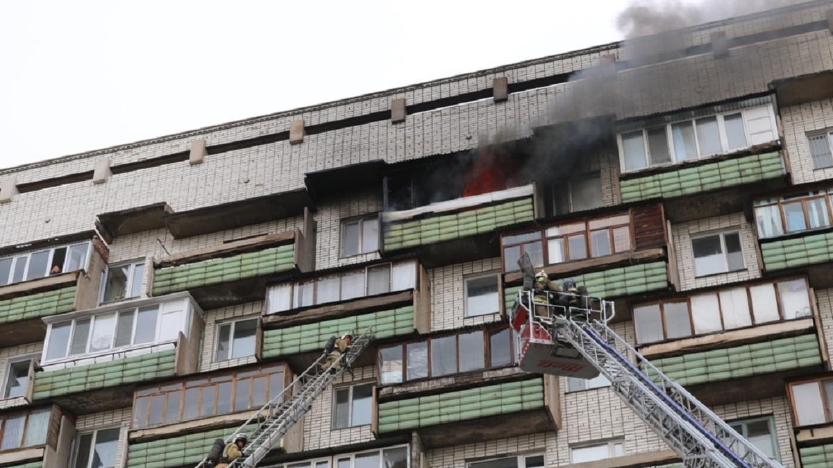 Пожар в доме-"гармошке" в Караганде