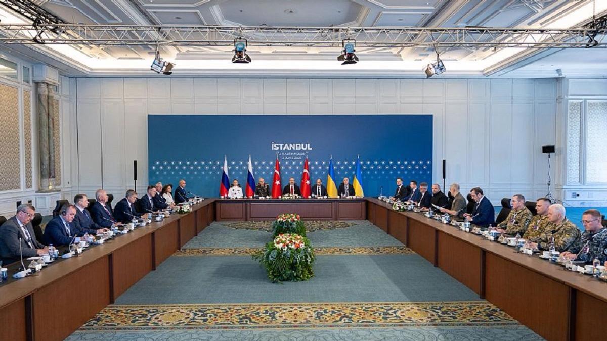 Переговоры делегаций РФ и Украины в Стамбуле Переговоры делегаций РФ и Украины в Стамбуле