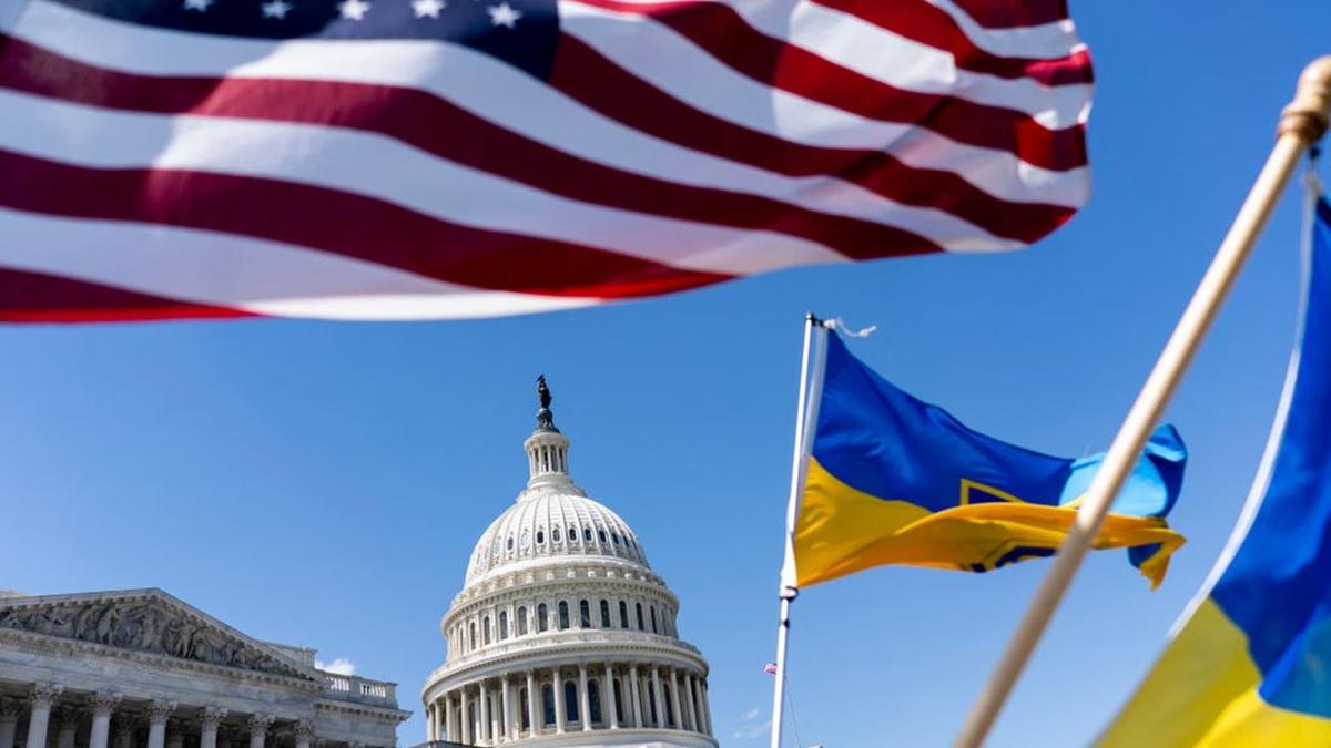 Флаги США и Украины