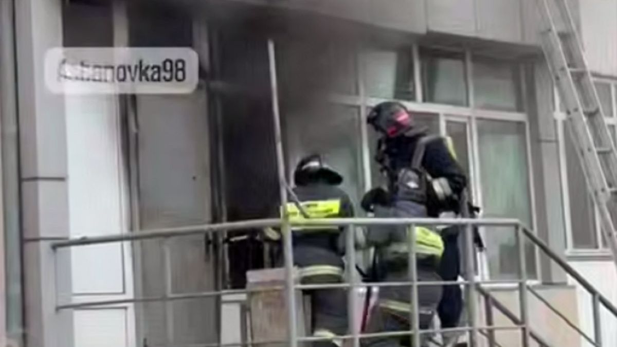 Пожар вспыхнул в магазине в жилом доме в Астане