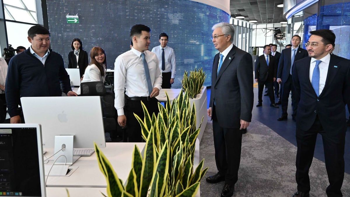 Токаев в центре Alem.ai