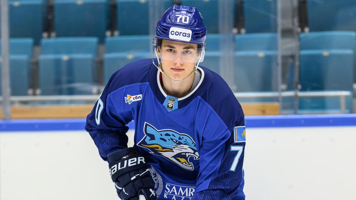 Казахстанский хоккеист Семен Симонов