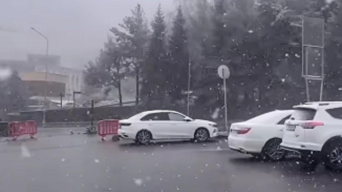 Медеудегі қар Медеудегі қар