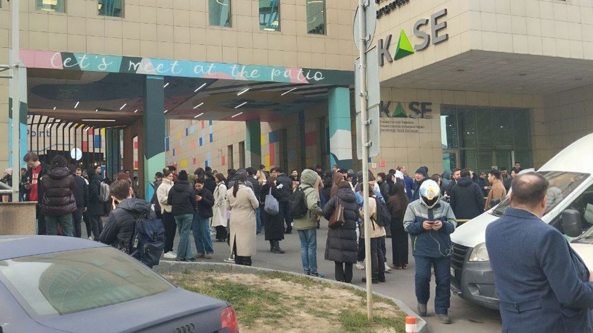 Алматинцы эвакуировались после землетрясения