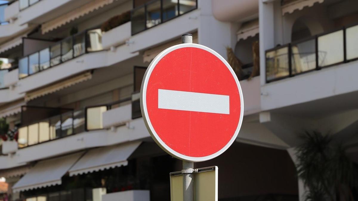 Знак "Проезд запрещен"