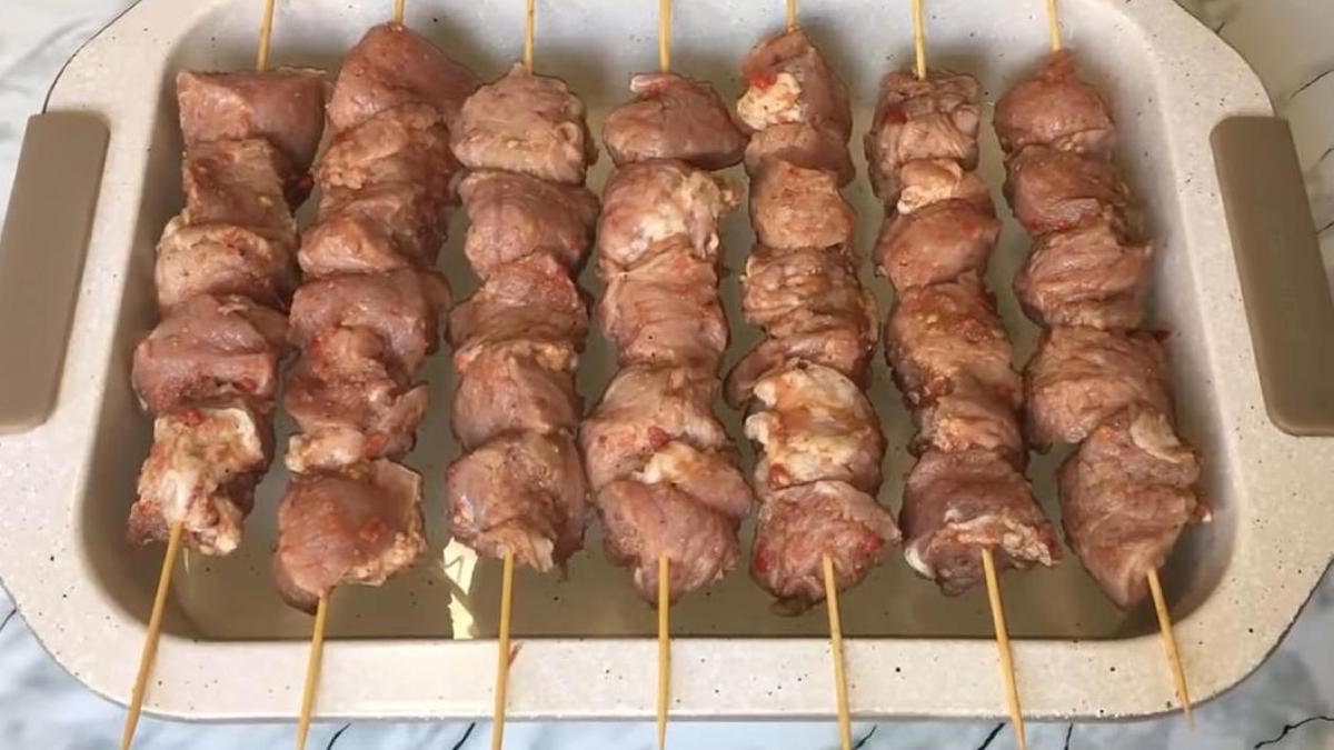 Подготовленные к запеканию шашлыки
