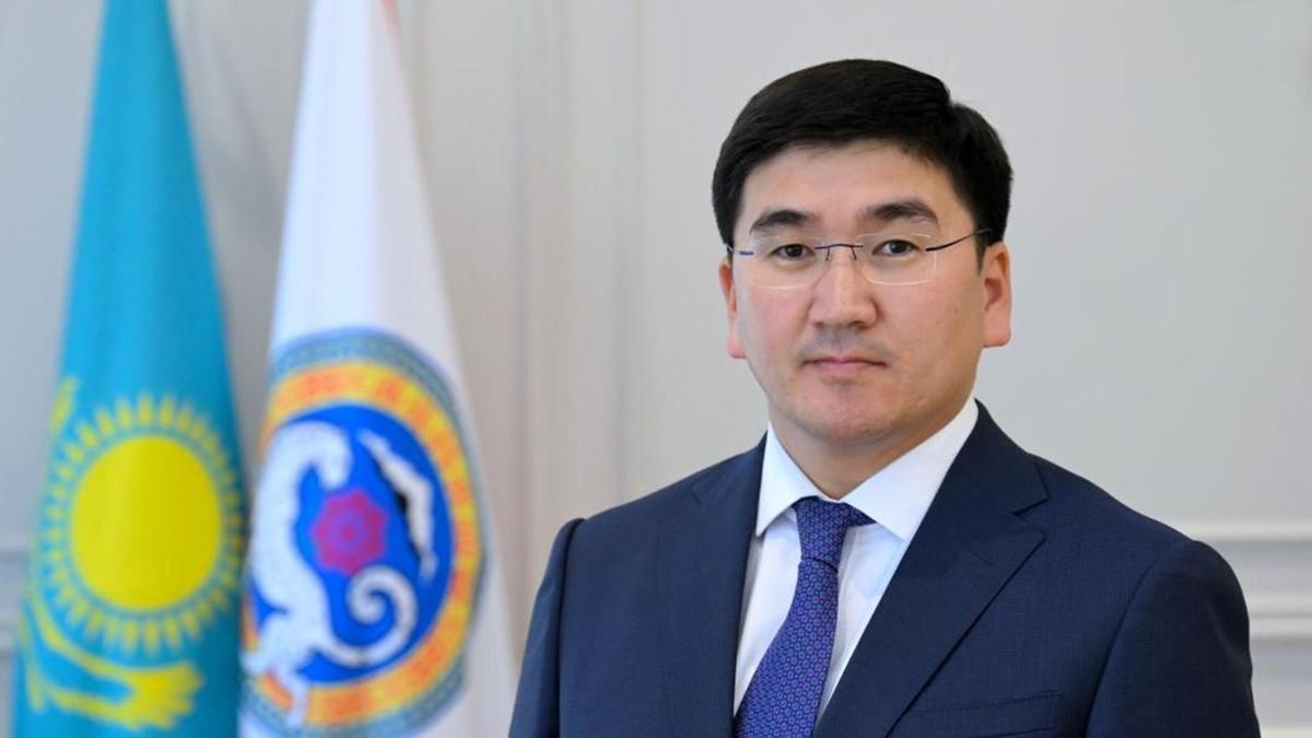 Шархан Тұрсынбаев Шархан Тұрсынбаев