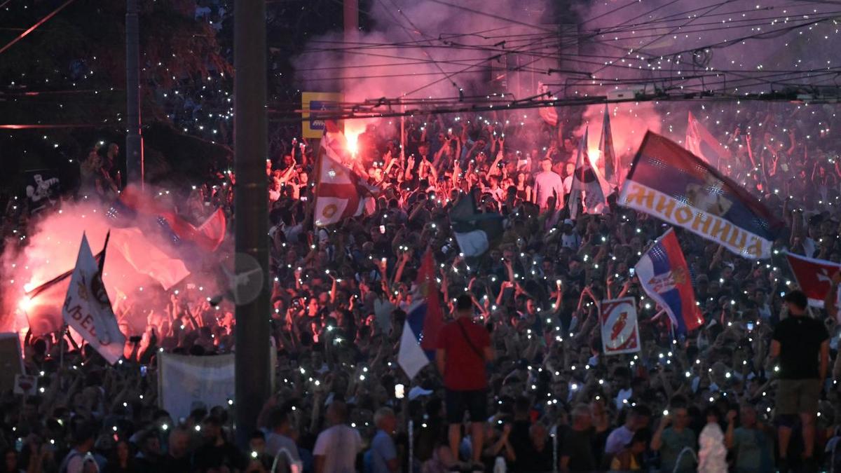 Акция протеста против президента в Сербии Акция протеста против президента в Сербии