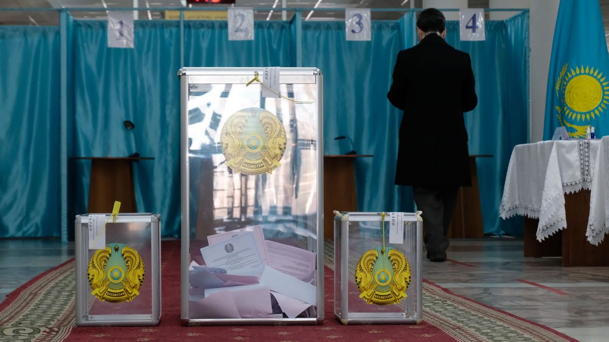 Стали известны данные по явке казахстанцев на выборы к 10:00