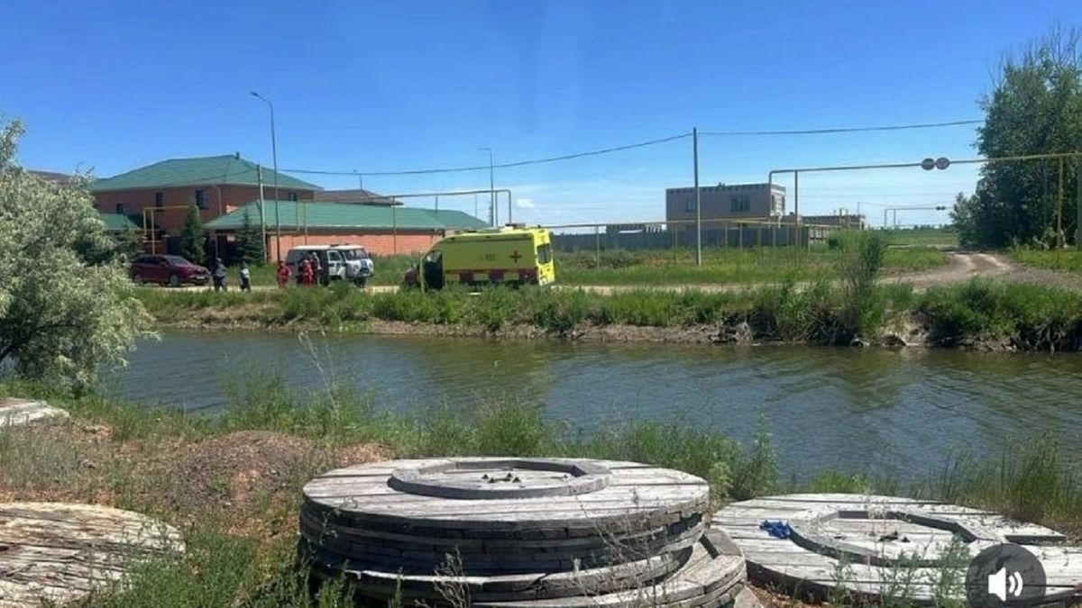 Полиция и скорая помощь на месте происшествия