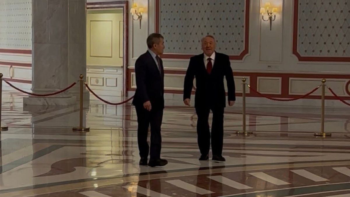 Нурсултан Назарбаев проголосовал на референдуме