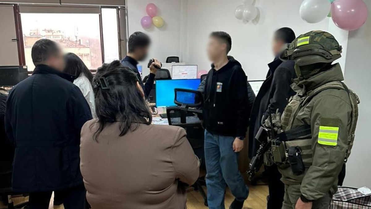 Обыск у подозреваемых