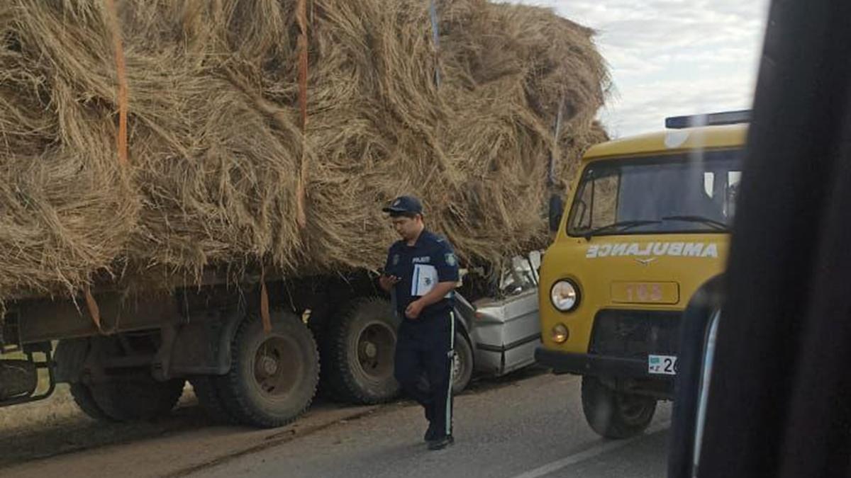 Жүк көлігіне соғылған жеңіл көлік