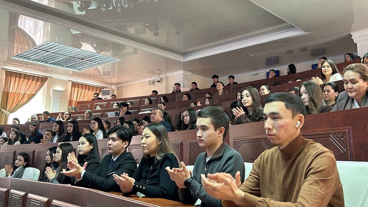 Студенты КарНУ
