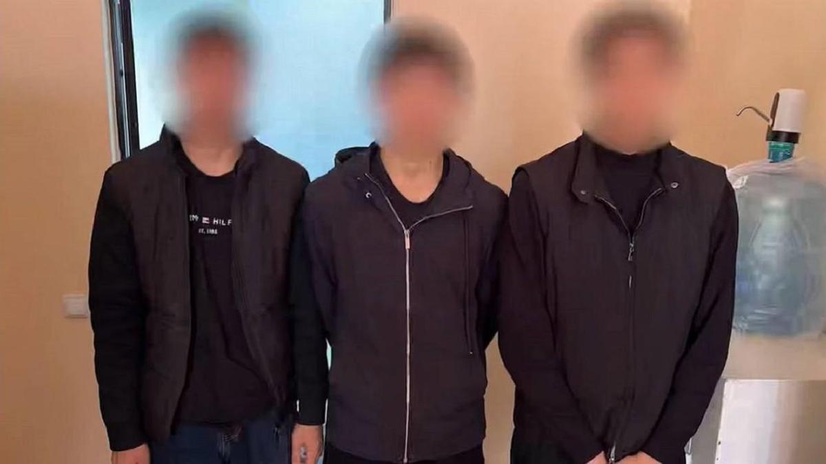 Задержанные мужчины