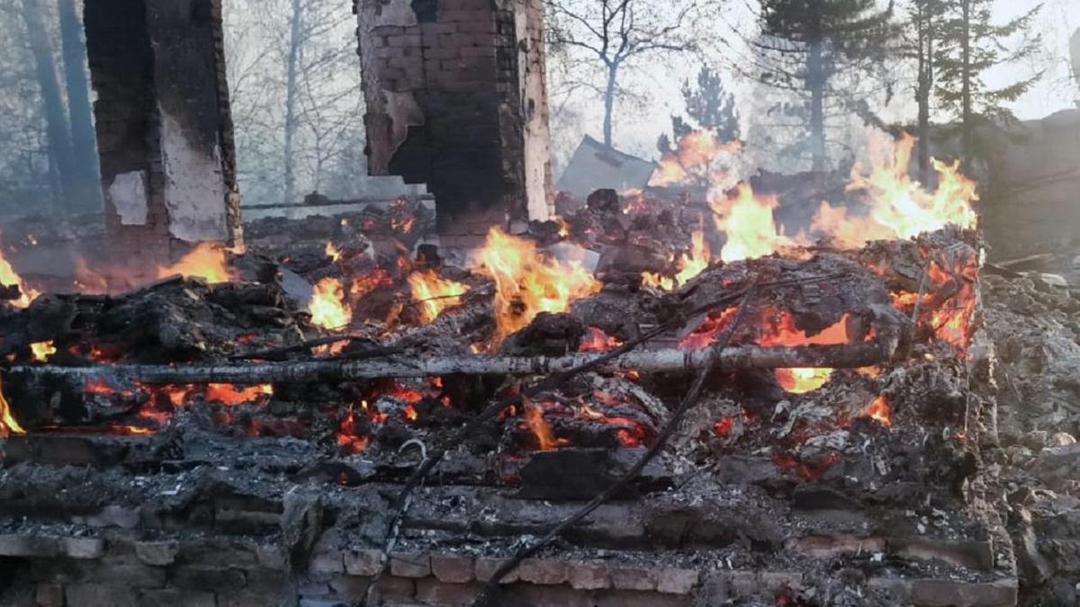 сгоревший дом в ВКО