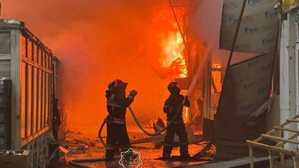 Склад горит в Астане Склад горит в Астане