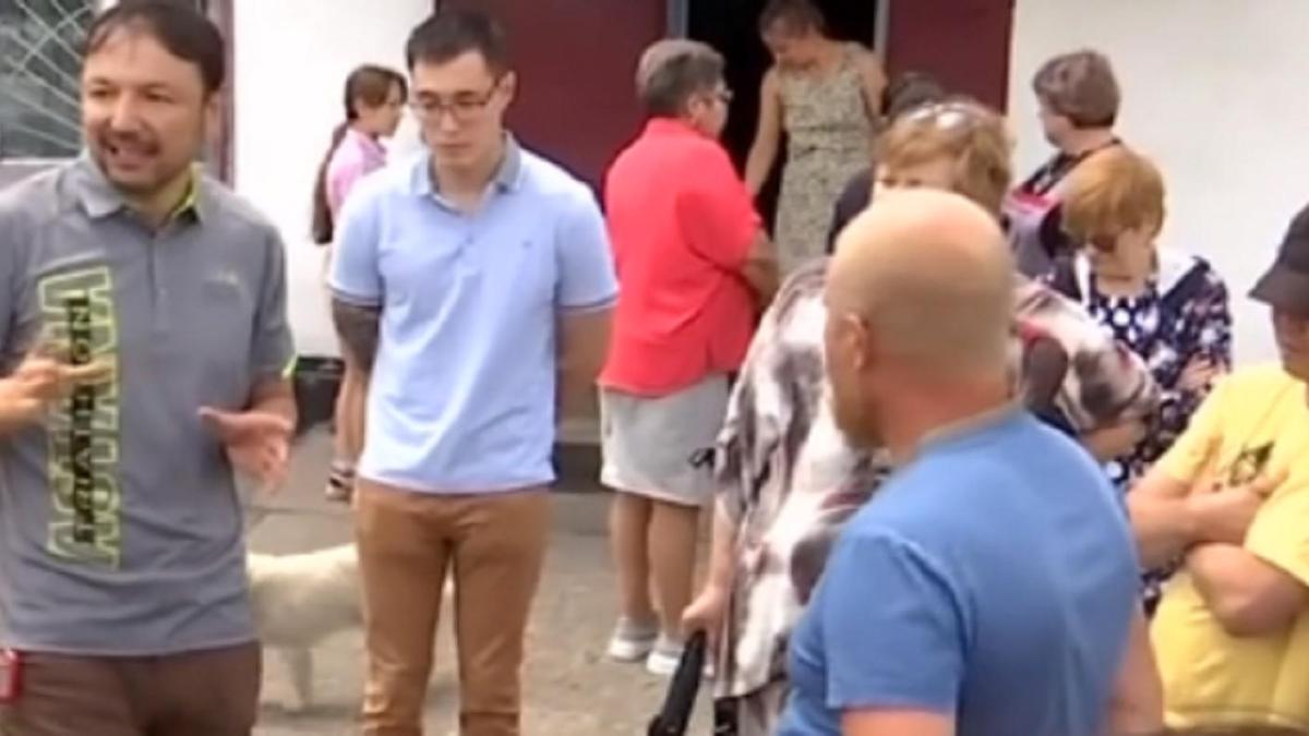 Су тапшылығына наразы халық. Видеодан кадр Су тапшылығына наразы халық. Видеодан кадр
