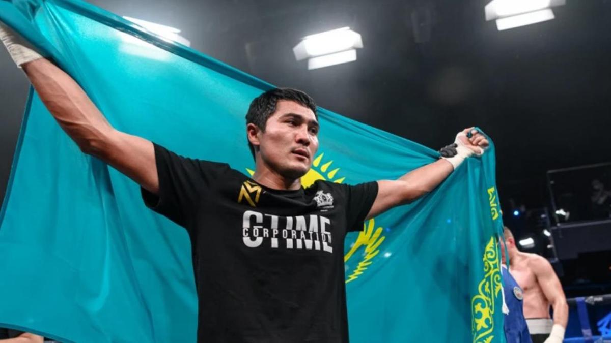 Боксер из Казахстана попал в топ-15 лучших средневесов по версии WBO