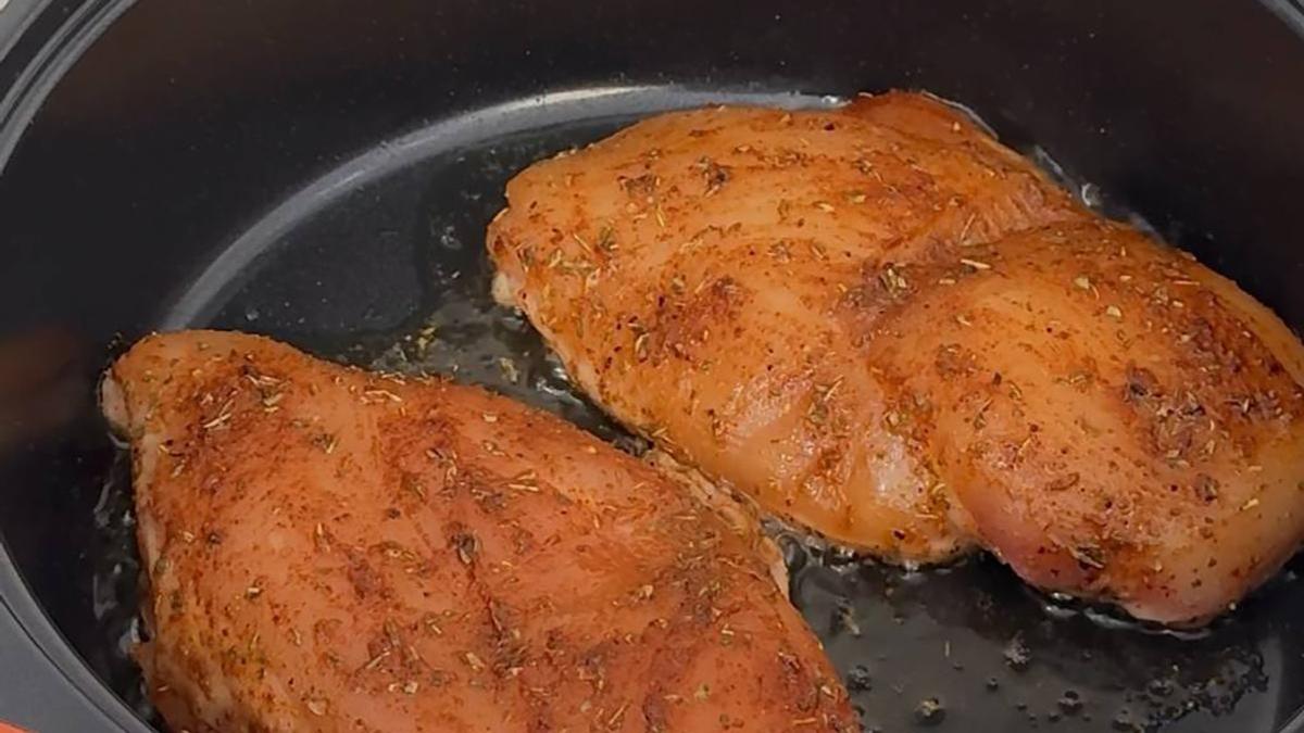 Куриное филе на сковороде