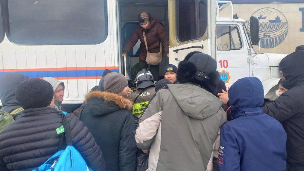 Эвакуированные пассажиры