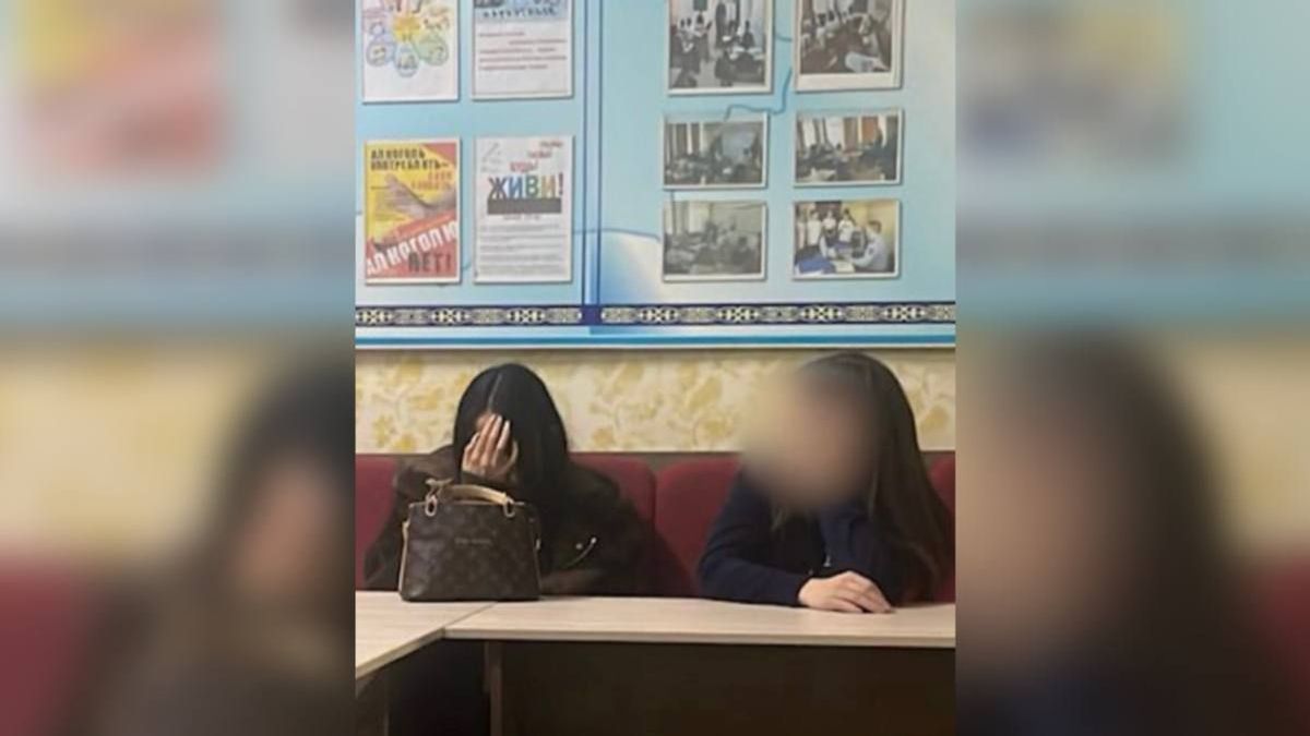 Подросток в ночном клубе