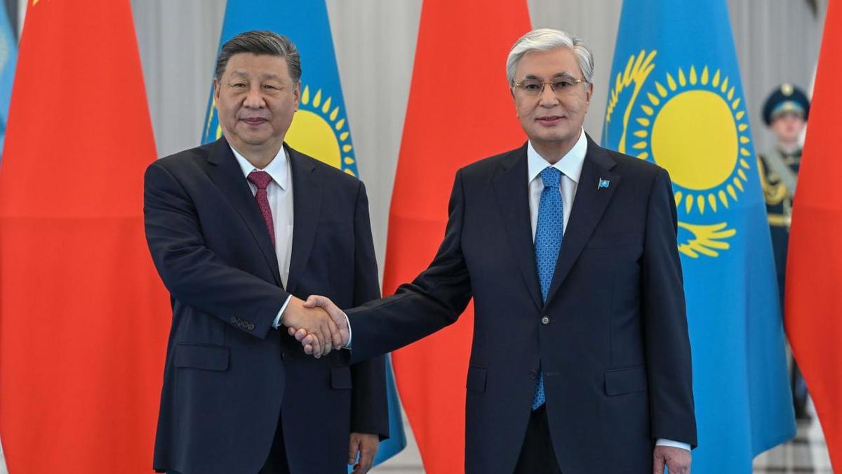 Касым-Жомарт Токаев и Си Цзиньпин Касым-Жомарт Токаев и Си Цзиньпин