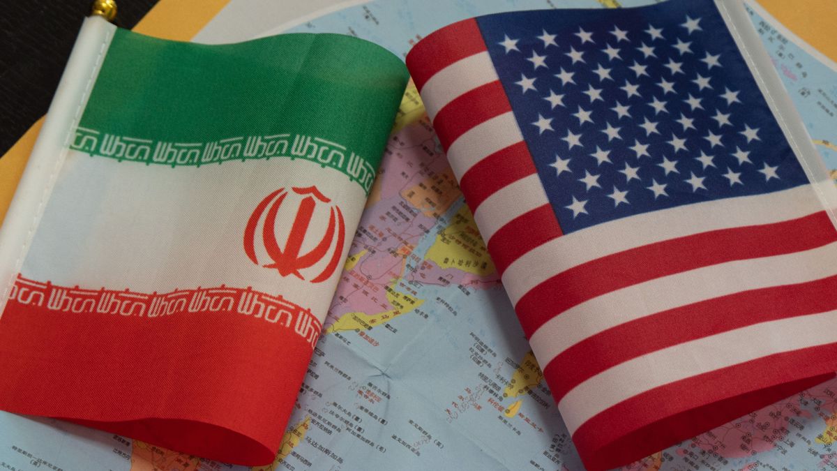 Флаги Ирана и США