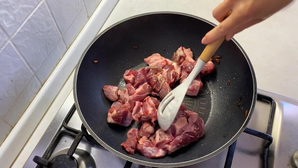Мясо в сковороде