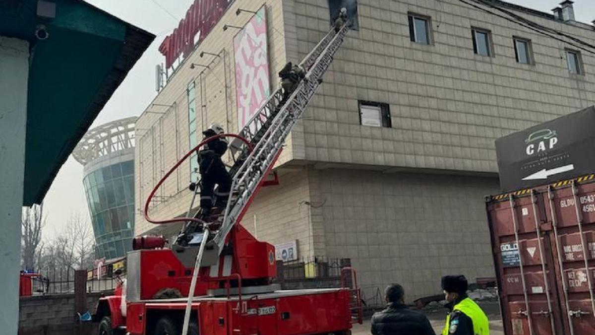 Пожар в торговом центре