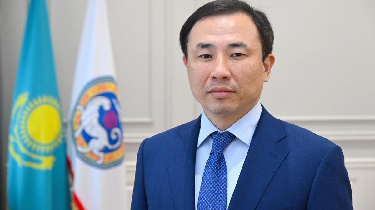 Дамир Әкежанов