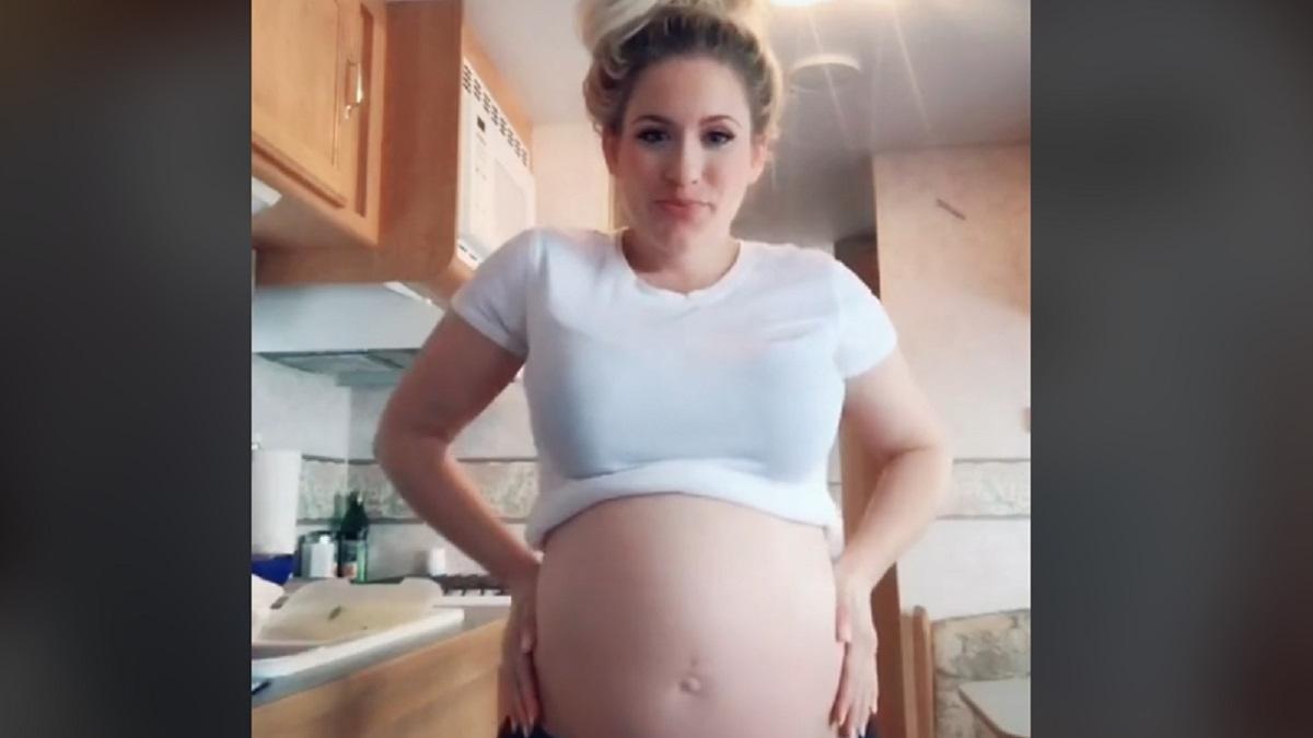 Беременная двойней женщина зачала третьего ребенка через 10 дней после первых двух
