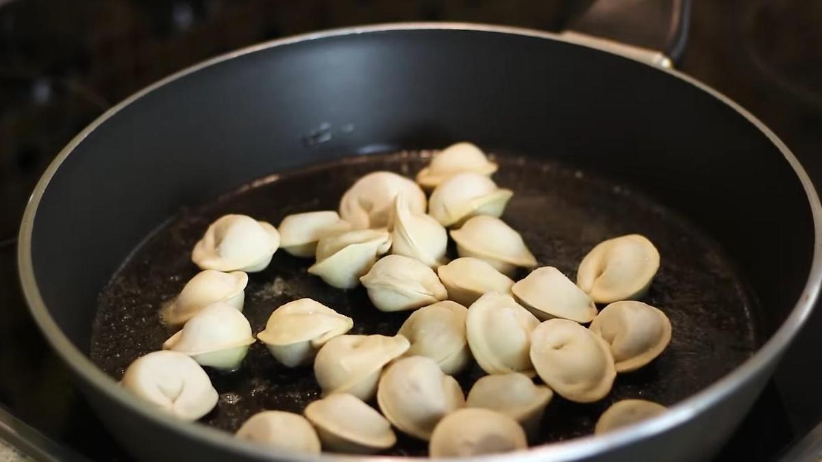 Жареные пельмени: рецепт быстрого и вкусного блюда