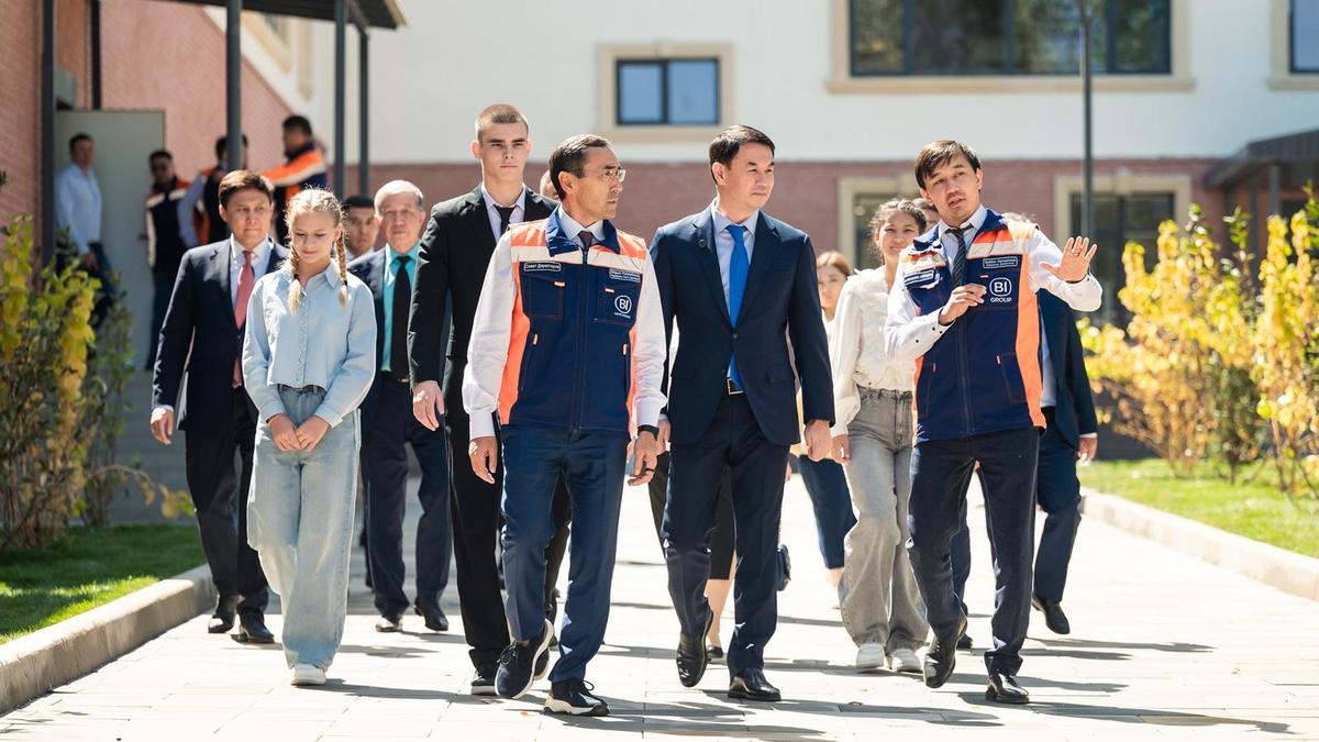 Аким Алматы посетил школу-интернат